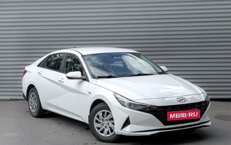 Hyundai Elantra, 2022 год, 2 000 000 рублей, 2 фотография