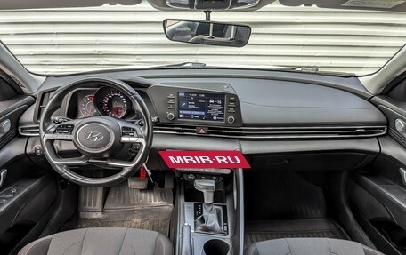 Hyundai Elantra, 2022 год, 2 000 000 рублей, 13 фотография