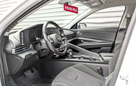 Hyundai Elantra, 2022 год, 2 000 000 рублей, 15 фотография