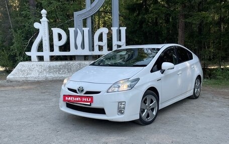Toyota Prius, 2011 год, 1 050 000 рублей, 3 фотография