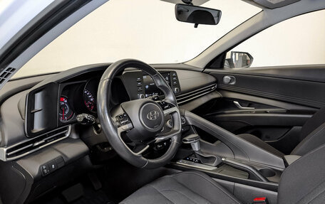Hyundai Elantra, 2022 год, 2 115 000 рублей, 16 фотография