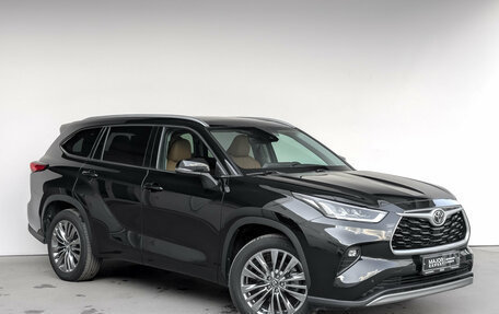 Toyota Highlander, 2023 год, 4 610 000 рублей, 3 фотография