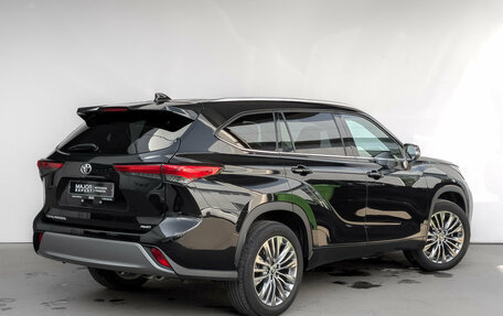 Toyota Highlander, 2023 год, 4 610 000 рублей, 5 фотография