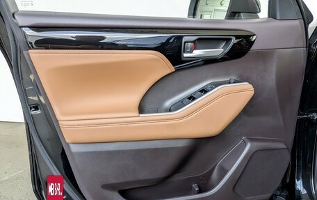 Toyota Highlander, 2023 год, 4 610 000 рублей, 20 фотография