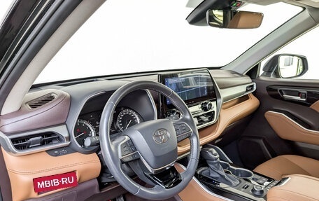 Toyota Highlander, 2023 год, 4 610 000 рублей, 17 фотография
