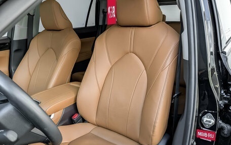 Toyota Highlander, 2023 год, 4 610 000 рублей, 21 фотография
