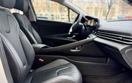 Hyundai Elantra, 2023 год, 1 290 007 рублей, 9 фотография