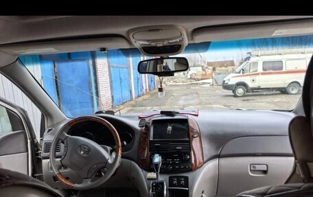 Toyota Sienna II рестайлинг, 2004 год, 1 300 000 рублей, 21 фотография