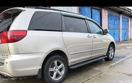 Toyota Sienna II рестайлинг, 2004 год, 1 300 000 рублей, 23 фотография
