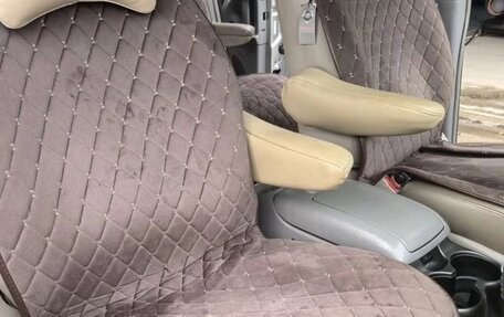 Toyota Sienna II рестайлинг, 2004 год, 1 300 000 рублей, 17 фотография