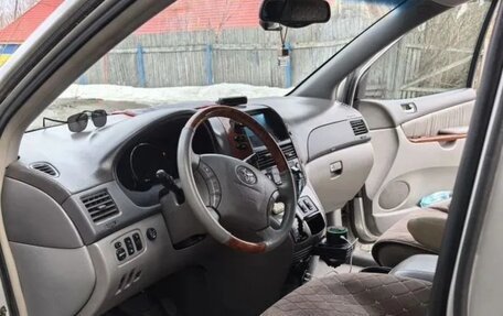 Toyota Sienna II рестайлинг, 2004 год, 1 300 000 рублей, 25 фотография