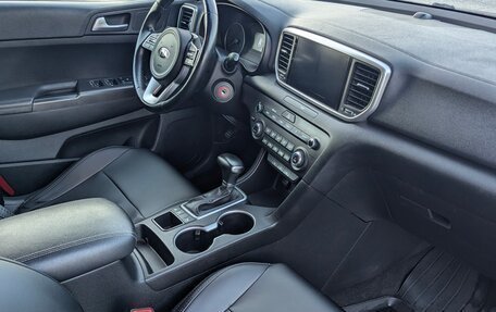 KIA Sportage IV рестайлинг, 2020 год, 2 400 000 рублей, 9 фотография