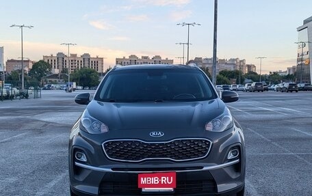 KIA Sportage IV рестайлинг, 2020 год, 2 400 000 рублей, 2 фотография
