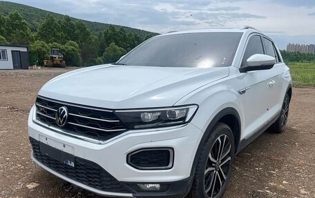 Volkswagen T-Roc I, 2022 год, 1 900 000 рублей, 1 фотография