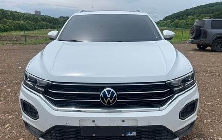 Volkswagen T-Roc I, 2022 год, 1 900 000 рублей, 2 фотография