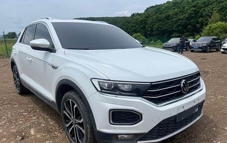 Volkswagen T-Roc I, 2022 год, 1 900 000 рублей, 3 фотография