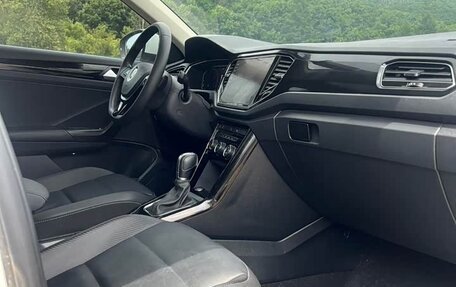 Volkswagen T-Roc I, 2022 год, 1 900 000 рублей, 11 фотография