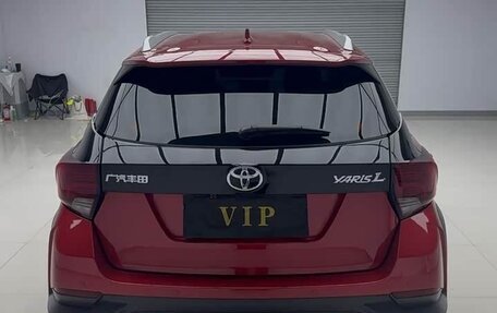 Toyota Yaris, 2022 год, 980 000 рублей, 4 фотография