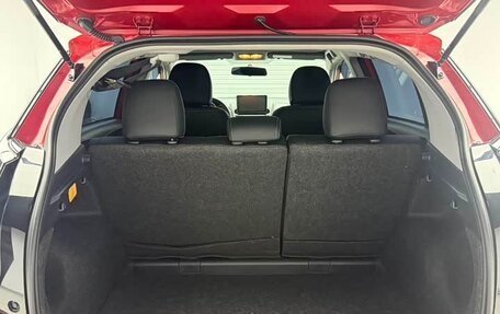 Toyota Yaris, 2022 год, 980 000 рублей, 19 фотография