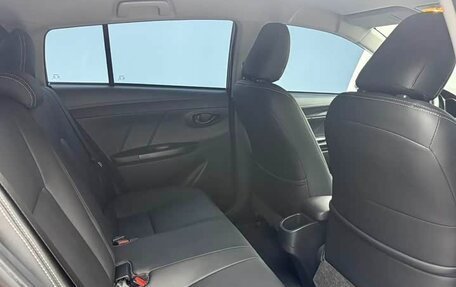 Toyota Yaris, 2022 год, 980 000 рублей, 16 фотография