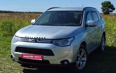 Mitsubishi Outlander III рестайлинг 3, 2013 год, 1 850 000 рублей, 1 фотография