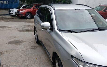 Mitsubishi Outlander III рестайлинг 3, 2013 год, 1 850 000 рублей, 16 фотография