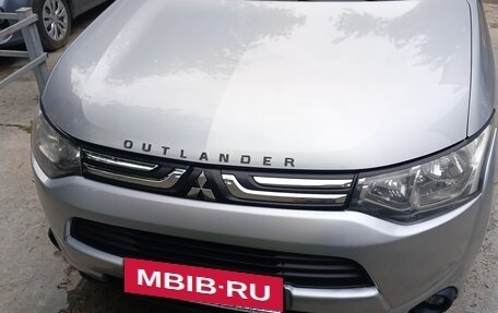 Mitsubishi Outlander III рестайлинг 3, 2013 год, 1 850 000 рублей, 20 фотография
