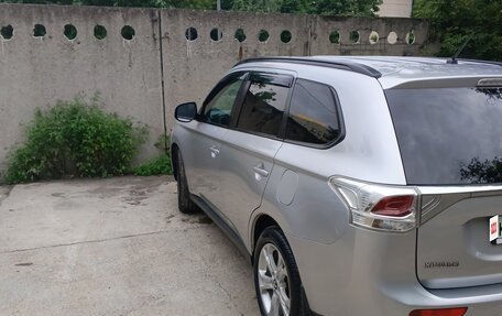 Mitsubishi Outlander III рестайлинг 3, 2013 год, 1 850 000 рублей, 21 фотография