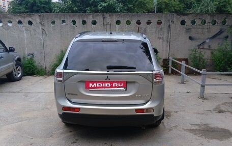 Mitsubishi Outlander III рестайлинг 3, 2013 год, 1 850 000 рублей, 22 фотография