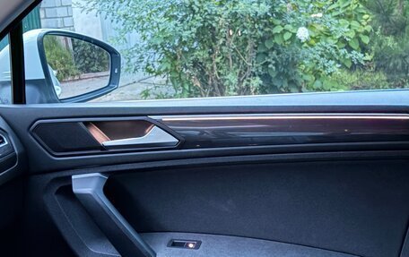 Volkswagen Tiguan II, 2019 год, 2 900 000 рублей, 19 фотография