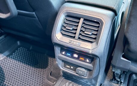 Volkswagen Tiguan II, 2019 год, 2 900 000 рублей, 17 фотография
