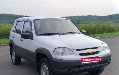 Chevrolet Niva I рестайлинг, 2014 год, 775 000 рублей, 3 фотография