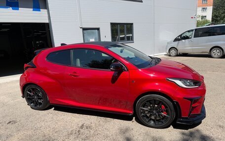 Toyota Yaris, 2021 год, 3 590 000 рублей, 2 фотография