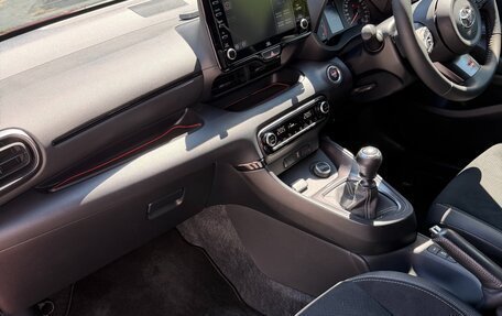 Toyota Yaris, 2021 год, 3 590 000 рублей, 11 фотография