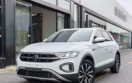 Volkswagen T-Roc I, 2023 год, 1 390 007 рублей, 1 фотография