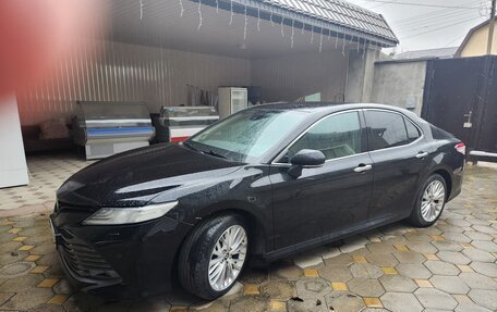 Toyota Camry, 2019 год, 2 300 000 рублей, 1 фотография