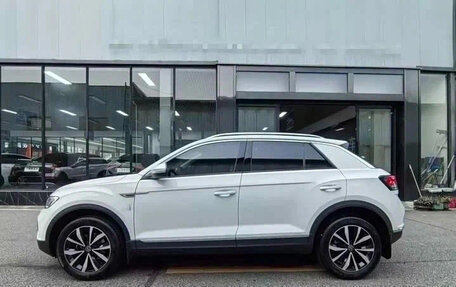 Volkswagen T-Roc I, 2023 год, 1 390 007 рублей, 7 фотография