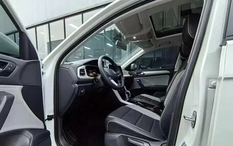 Volkswagen T-Roc I, 2023 год, 1 390 007 рублей, 10 фотография