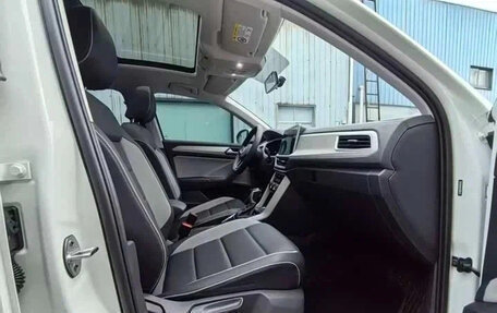 Volkswagen T-Roc I, 2023 год, 1 390 007 рублей, 9 фотография