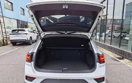 Volkswagen T-Roc I, 2023 год, 1 390 007 рублей, 13 фотография
