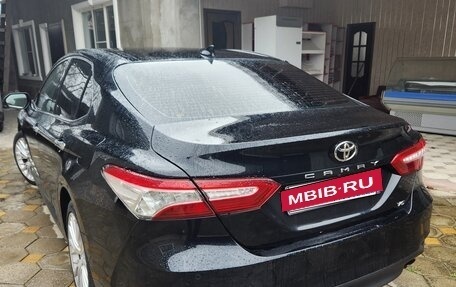 Toyota Camry, 2019 год, 2 300 000 рублей, 3 фотография