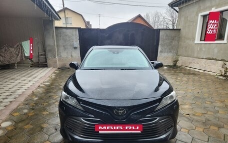 Toyota Camry, 2019 год, 2 300 000 рублей, 5 фотография