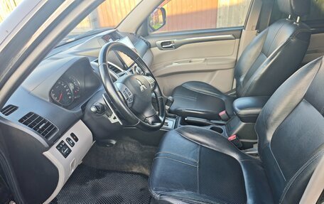 Mitsubishi Pajero Sport II рестайлинг, 2014 год, 2 200 000 рублей, 2 фотография
