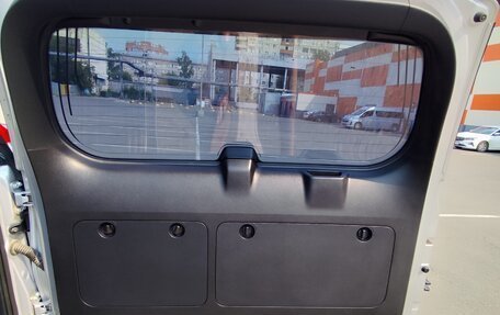 Toyota Land Cruiser Prado 150 рестайлинг 2, 2014 год, 4 100 000 рублей, 14 фотография