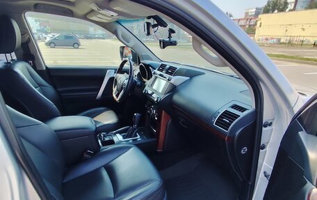 Toyota Land Cruiser Prado 150 рестайлинг 2, 2014 год, 4 100 000 рублей, 15 фотография