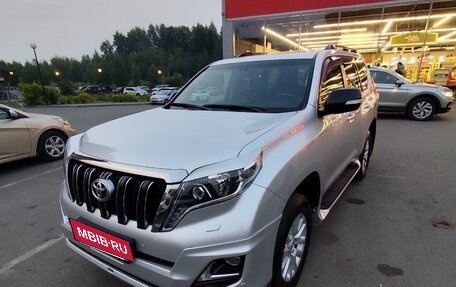 Toyota Land Cruiser Prado 150 рестайлинг 2, 2014 год, 4 100 000 рублей, 19 фотография