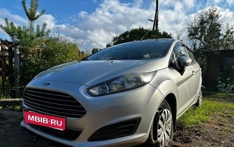 Ford Fiesta, 2015 год, 450 000 рублей, 2 фотография