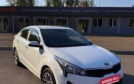 KIA Rio IV, 2020 год, 1 450 000 рублей, 2 фотография