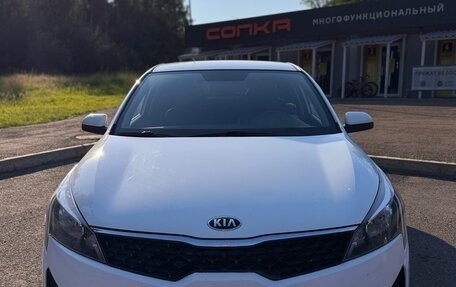 KIA Rio IV, 2020 год, 1 450 000 рублей, 3 фотография