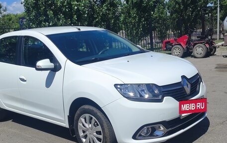 Renault Logan II, 2015 год, 900 000 рублей, 3 фотография